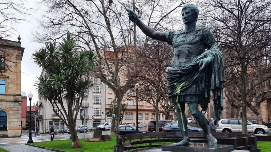 Vandalizan la estatua de Octavio Augusto | MARCOS LEÓN
