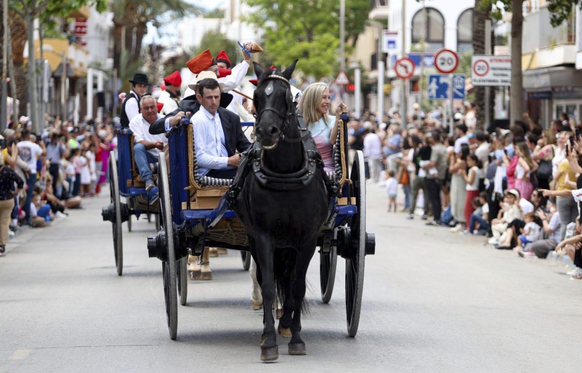 El desfile de carros celebrado el año pasado. | | FOTOS: TONI ESCOBAR