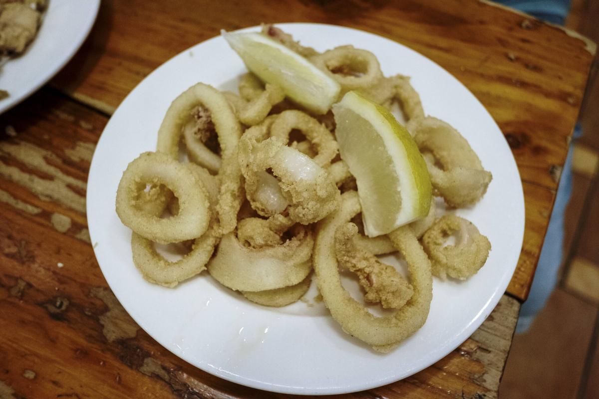 El gallego del bar Mora rescata la centenaria bodega Sant Antonio