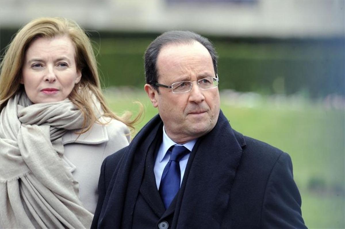 François Hollande i la seva companya Valérie Trierweiler, en una foto d’arxiu. François Hollande i la seva companya Valérie Trierweiler, en una foto d’arxiu.