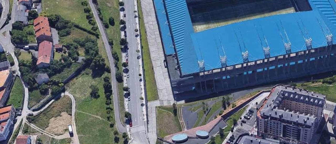 La solución al caos a la salida del Tartiere es una pasarela elevada, dicen los arquitectos