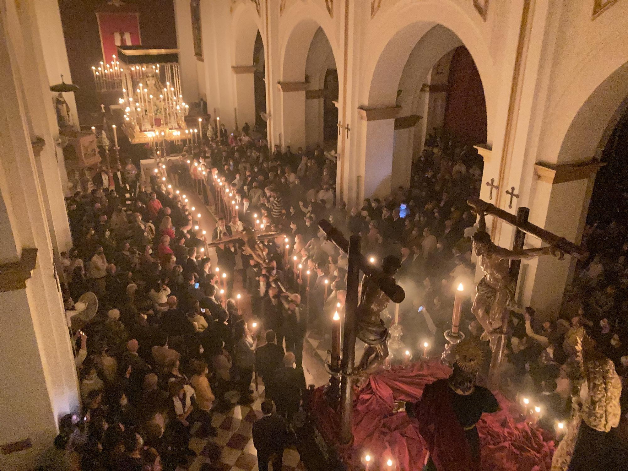 traslado claustral y entronización del Cristo del Perdón, de Dolores del Puente, en Santo Domingo