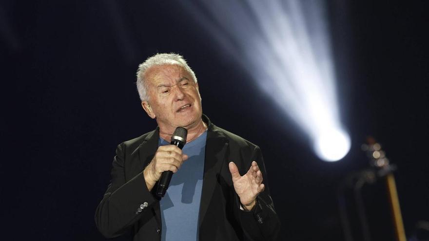 San Xuan suena bien: el concierto de Víctor Manuel al pie del castillete iluminado de Barredo marca este viernes el arranque del apogeo de las fiestas de Mieres
