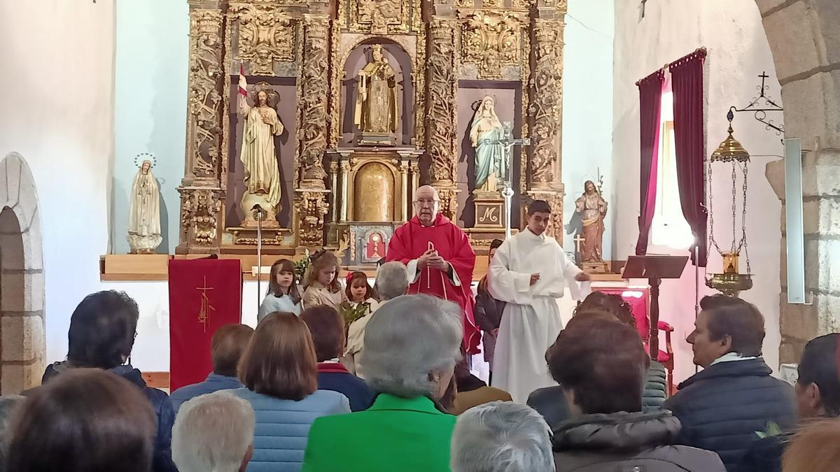 Eucaristía por Domingo de Ramos en Bercianos. | Ch. S.