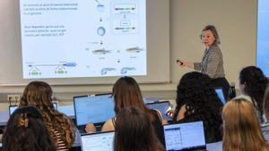 Les dones ja són gairebé la meitatdels professors universitaris