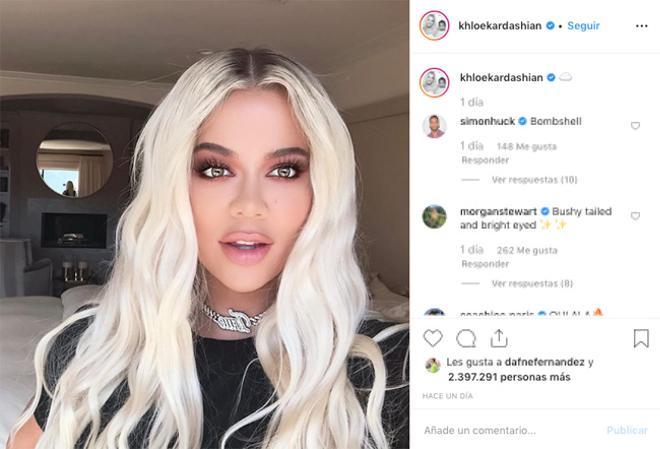 Rubio nórdico, el nuevo color de pelo de Khloé Kardashian