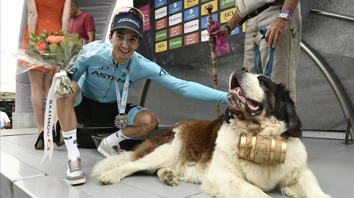 jmexposito43679059 spain s peio bilbao poses with a saint benard rescue dog on 180609164439