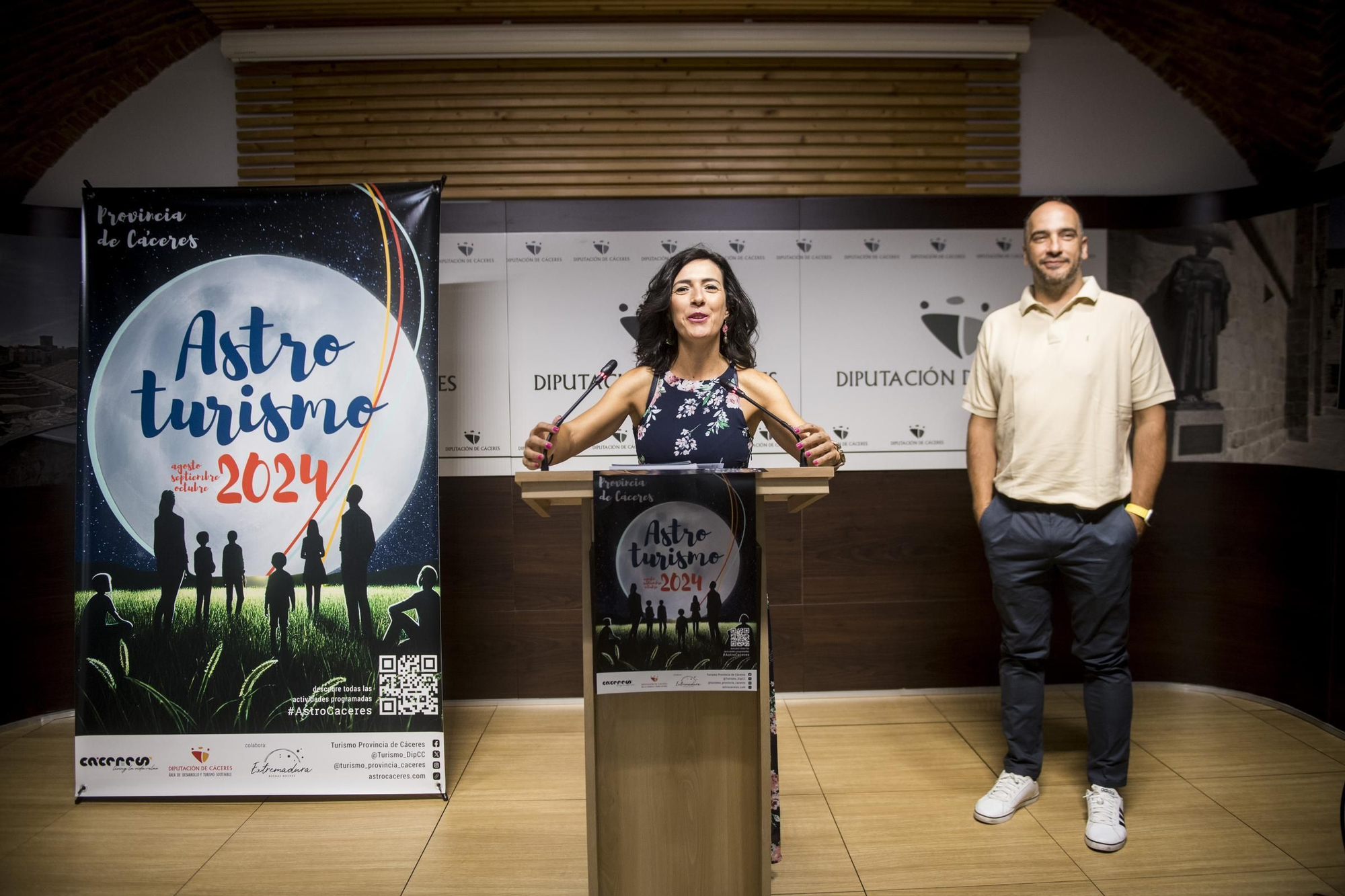 Presentación del porgrama de Astro Cáceres en el palacio de la Diputación de Cáceres