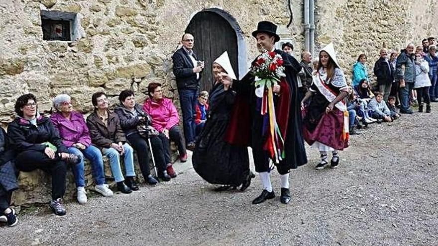 Participants a la dansa de Falgars de l&#039;any passat