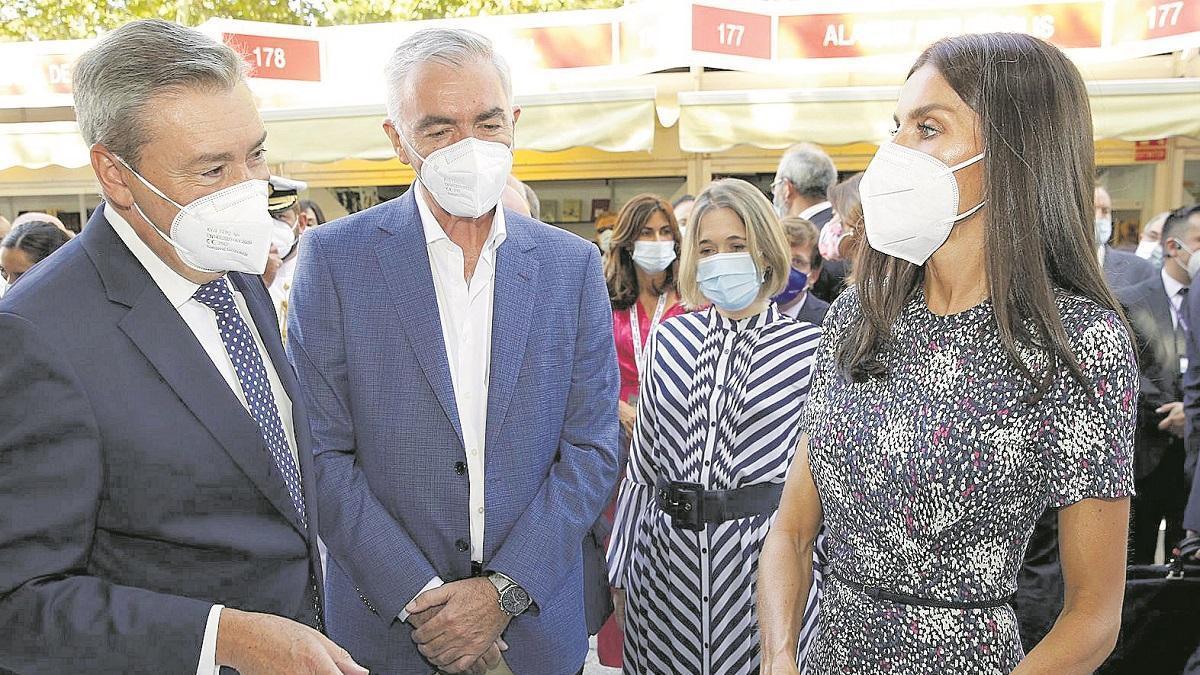 La reina Letizia inaugura la Feria del Libro de Madrid