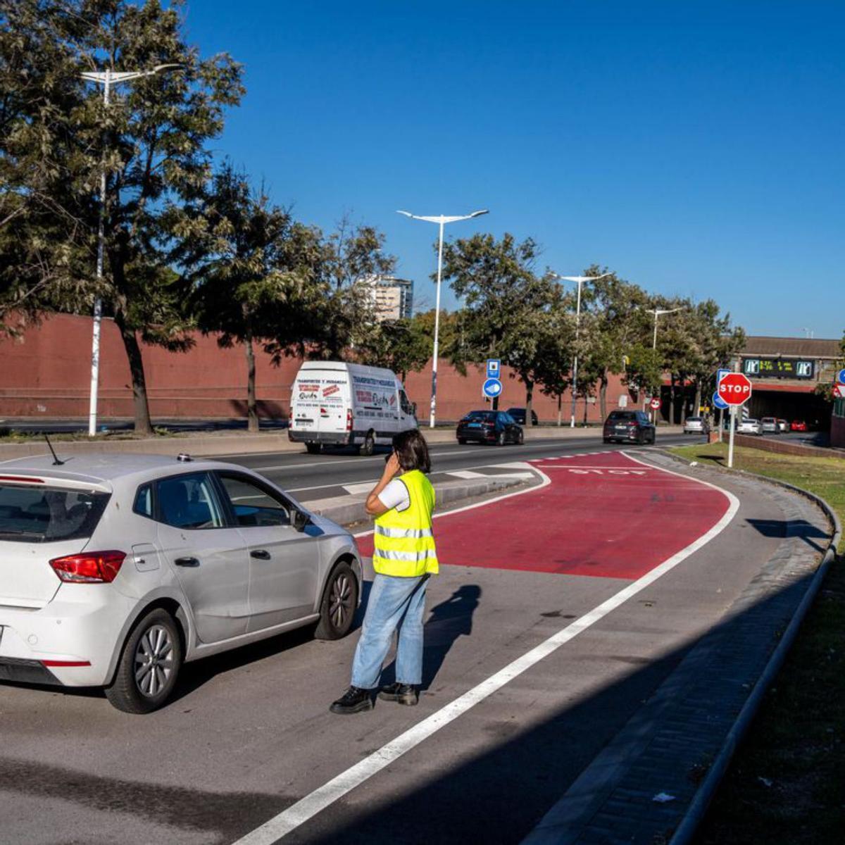 La Ronda del Litoral, en un moment de col·lapse. | FERRAN NADEU