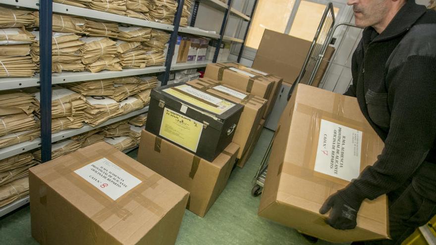 Las cajas con los documentos del PGOU