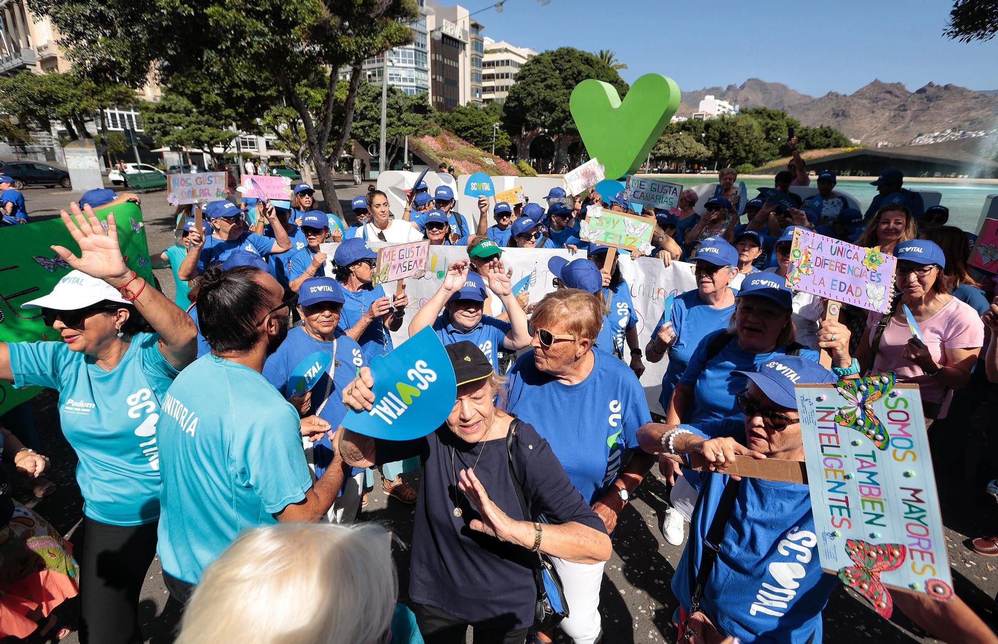 Flashmob de mayores en Santa Cruz de Tenerife