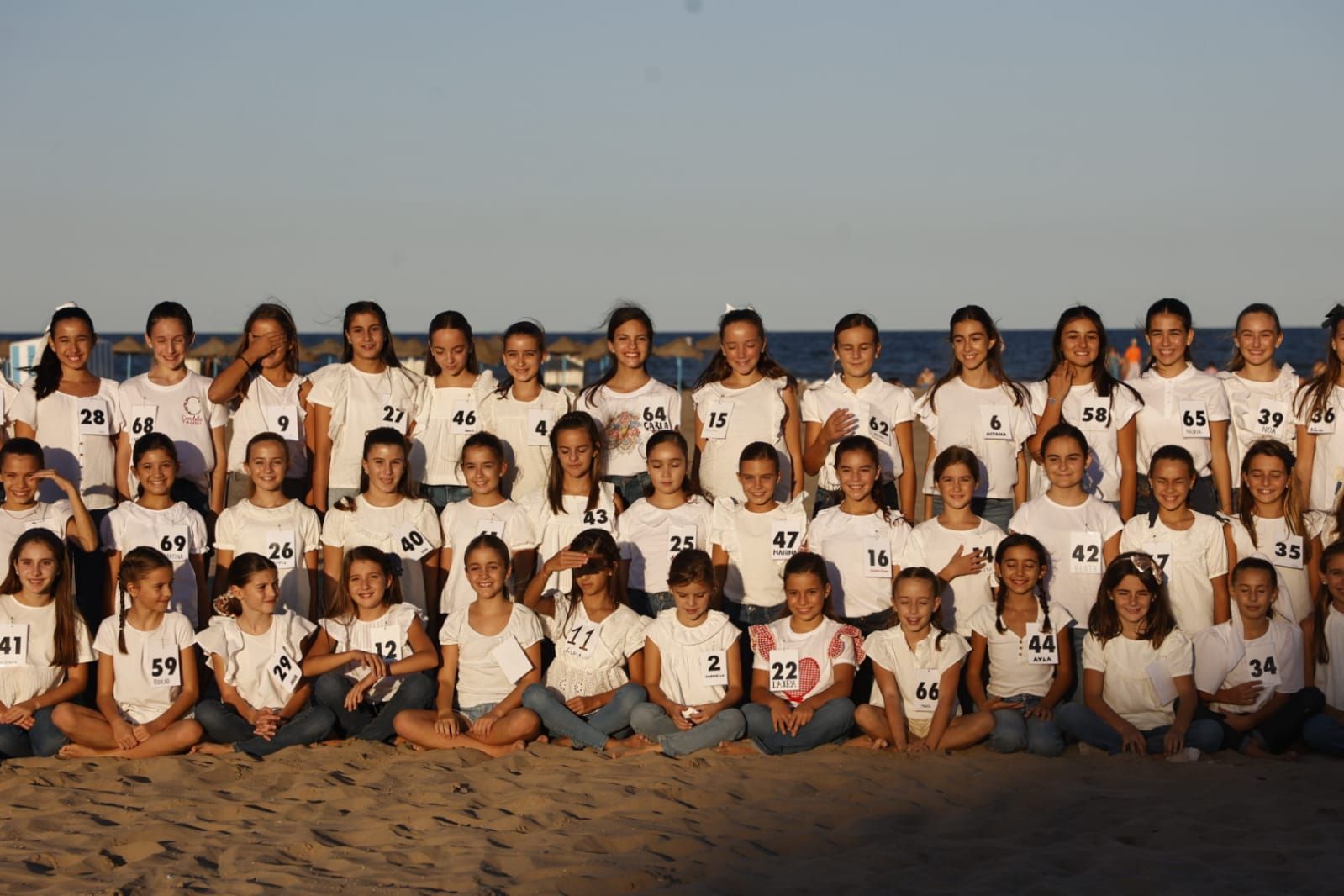 La fiesta playera de las candidatas a Fallera Mayor Infantil de València 2024