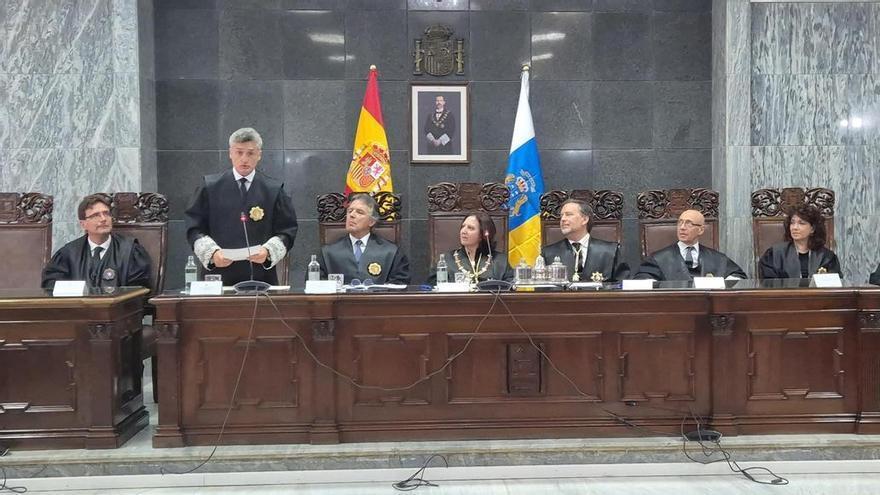 Teresa Peramato, Fiscal General del Estado, destaca la necesidad de fortalecer el "vínculo imprescindible" entre la Justicia y la sociedad durante el nombramiendo del nuevo fiscal superior de Canarias