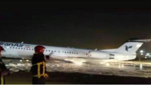 Un avión modelo Fokker 100 de Irán Air sufre accidente.