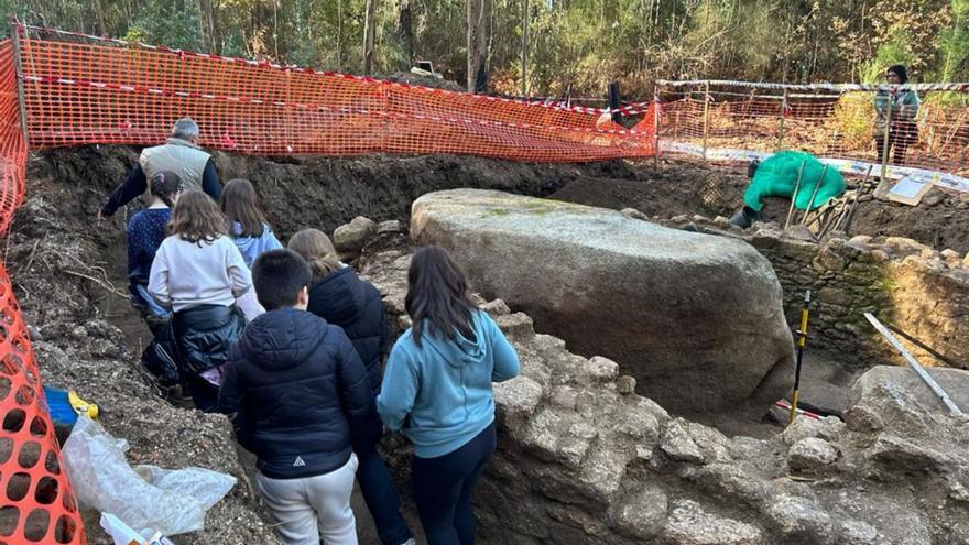 Salvaterra abre los castros de Soutolobre a los escolares  | D.P.