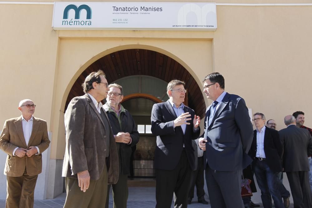 Políticos valencianos visitan la capilla ardiente de Antoni Asunción