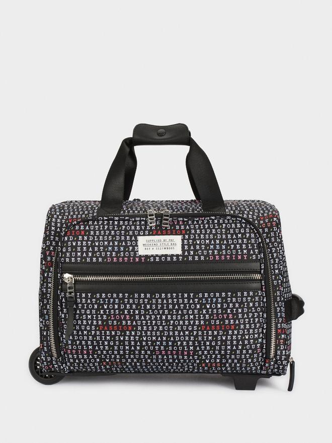 Bolso de viaje de nailon estampado, de Parfois (49,99 euros)