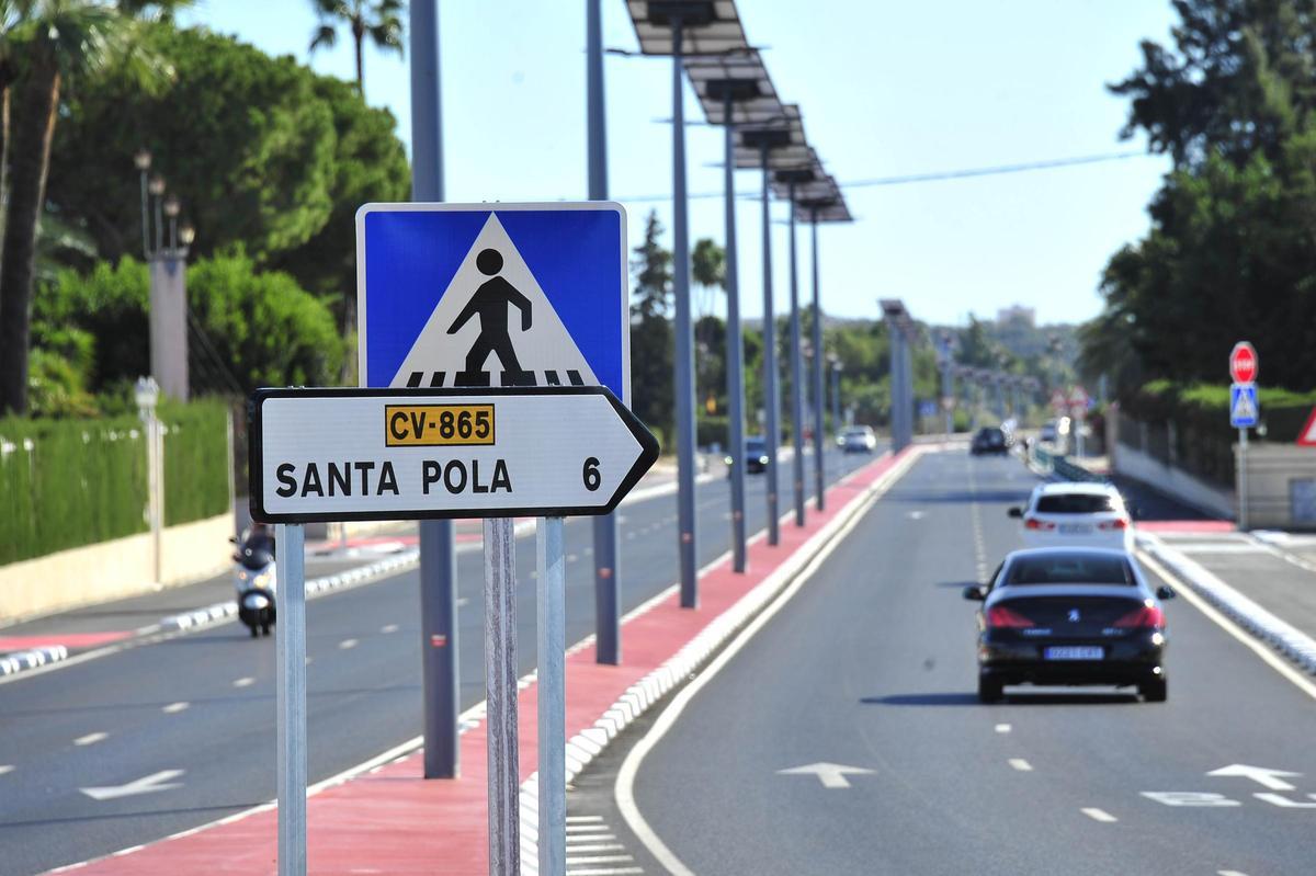 El nuevo tramo con cuatro carriles de la carretera