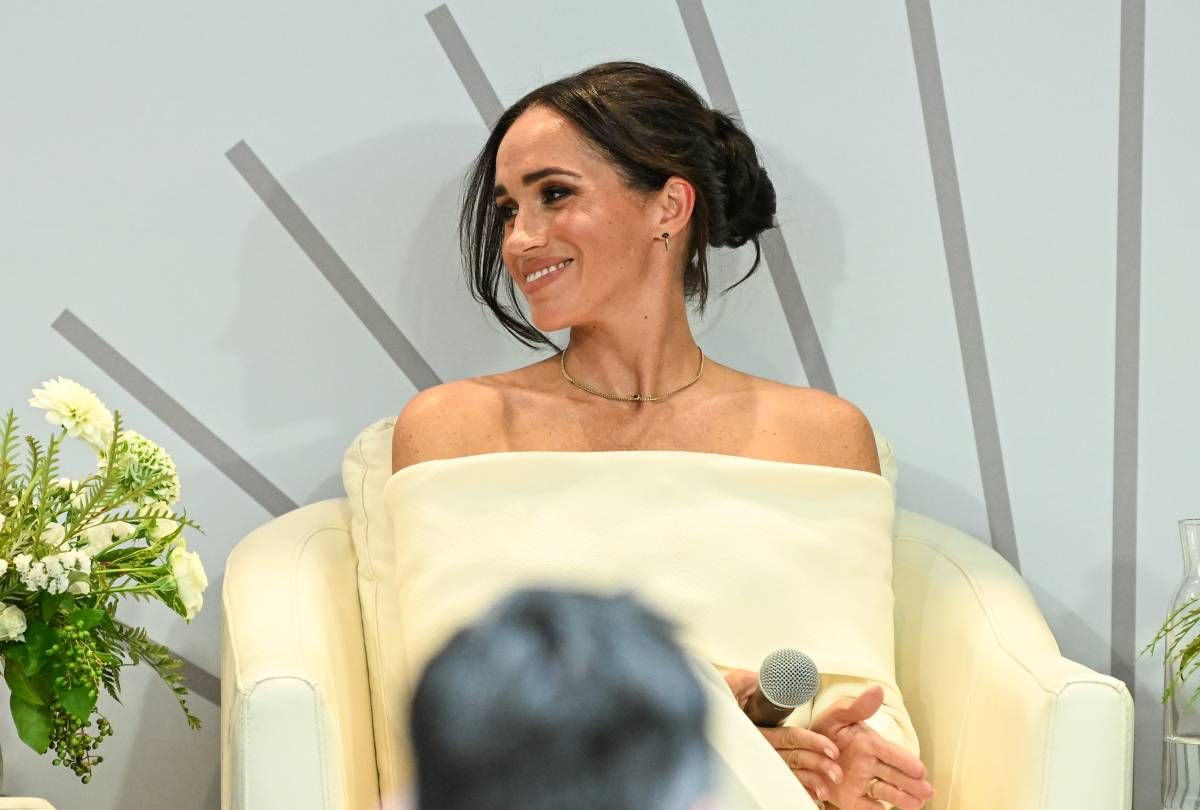 Meghan Markle con look en blanco