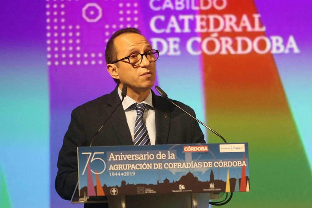 Diario Córdoba presenta el libro del 75 aniversario de la Agrupación de Cofradías