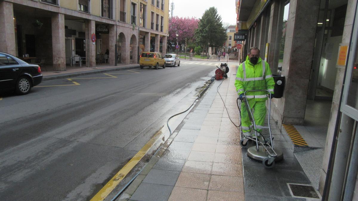 Limpieza en la calles canguesas.