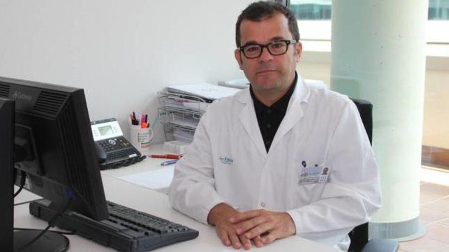 El doctor Pascual Lozano, jefe del servicio de Angiología y Cirugía Vascular de Son Espases.