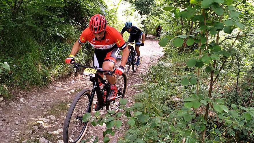 Laviana reunió a más de 130 deportistas en las pruebas de ciclismo de montaña