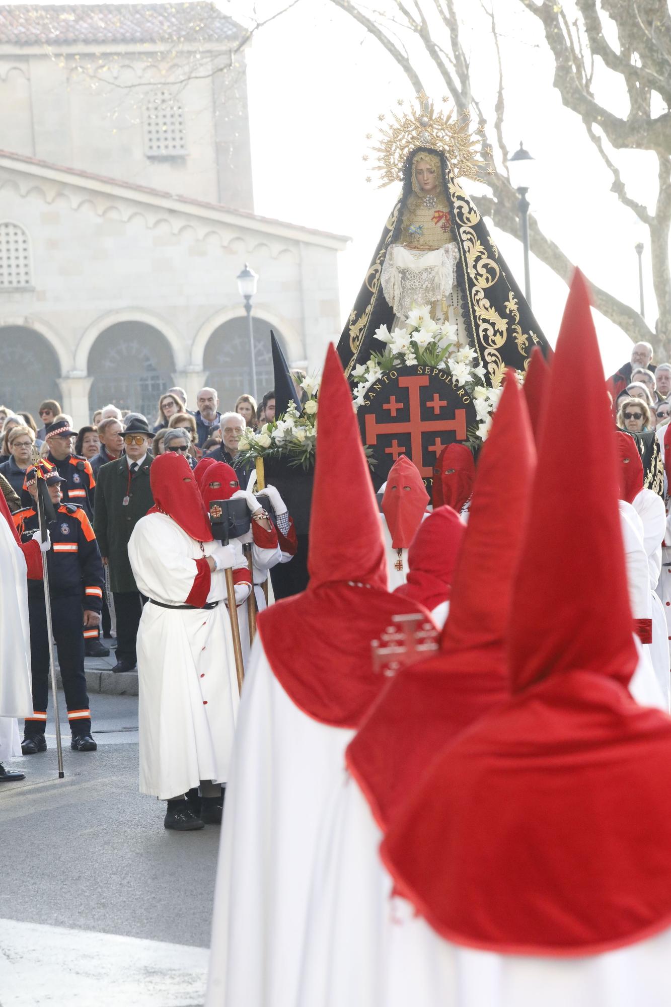 La procesión del Sábado Santo en Gijón, en imágenes