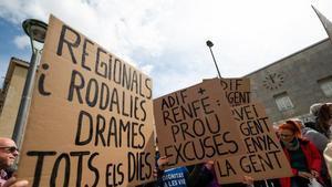 Manifestación en Tarragona, en marzo de 2025, por un servicio ferroviario de calidad.