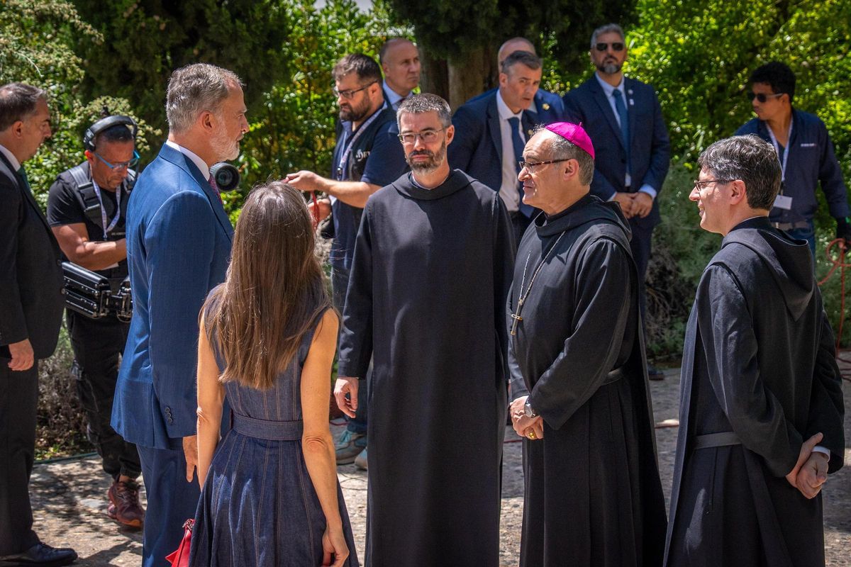 Los reyes Felipe y Letizia visitan Montserrat
