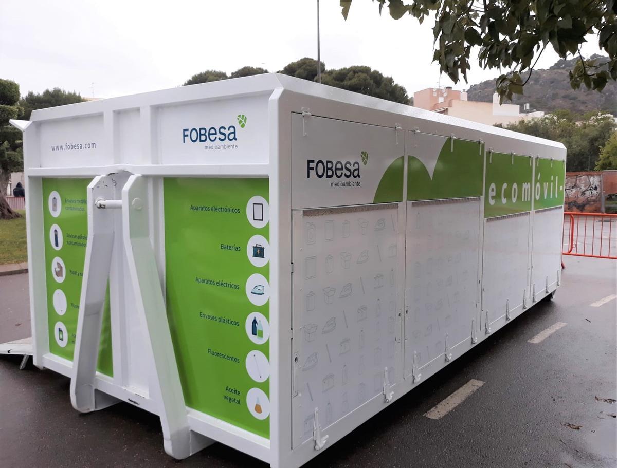 La empresa pone a disposición de los vecinos contenedores inclusivos con una buena accesibilidad