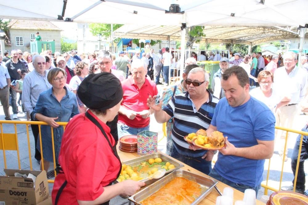 La XVIII edición de la fiesta gastronómica coincide con la celebración del Concurso-Exposición de Espantallos na Ruta do Río Barbeira.