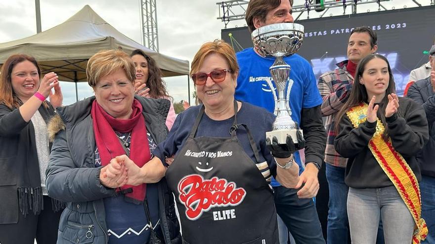 La paella ganadora del concurso fue "Pata Palo"