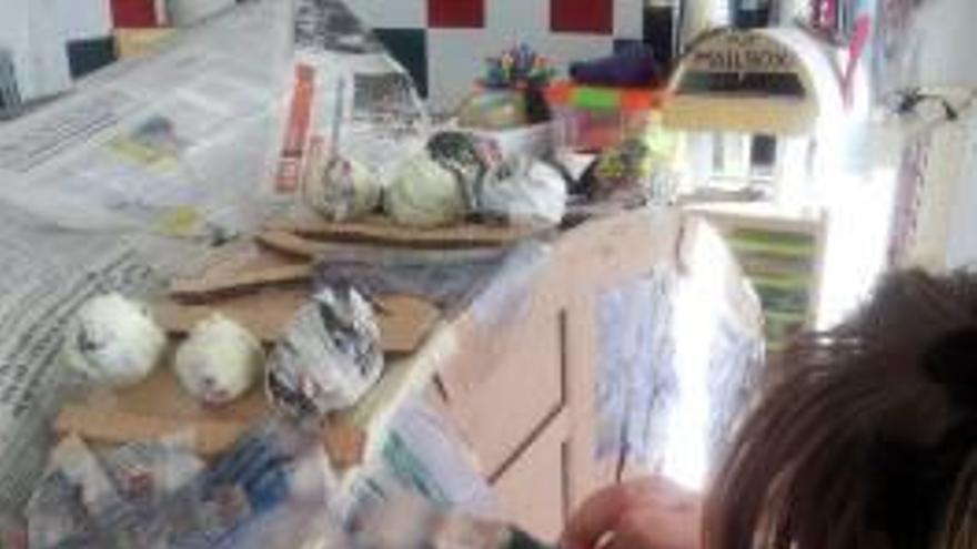 El proceso de elaboración de la obra se desarrolló a lo largo de tres semanas, donde los niños disfrutaron de su trabajo.