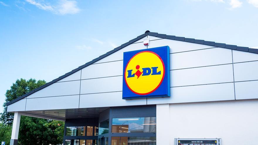 Arrasa en Lidl la escoba de mano de vapor limpiavidrios que también deja como nueva la campana de la cocina: de ventanas a suelos o colchones