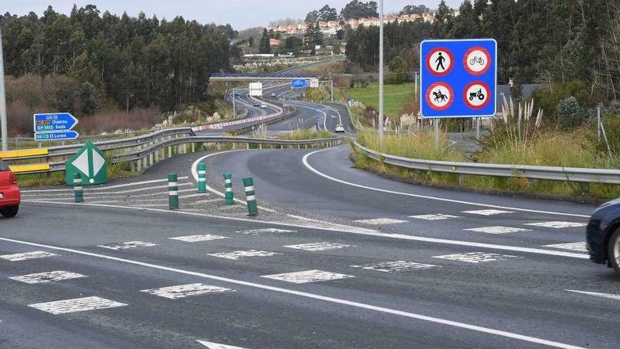 Fin de la vía ártabra en la N-VI entre Coiro e Iñás, desde donde se ejecutará la prolongación hasta la AP-9.