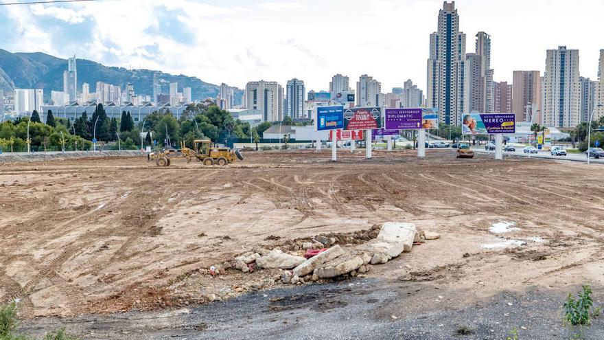 Benidorm crea un nuevo parking disuasorio para paliar la falta de plazas de aparcamiento