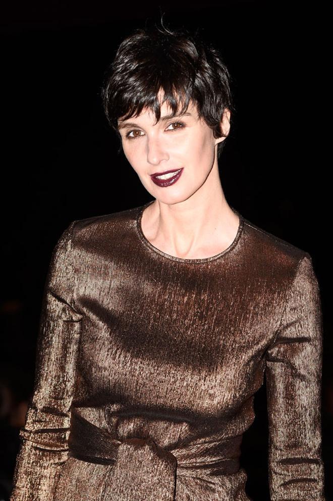 El color 'vamp' de Paz Vega