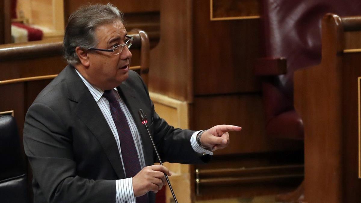 El ministro del Interior, Juan Antonio Zoido, esta mañana en el Congreso de los Diputados.