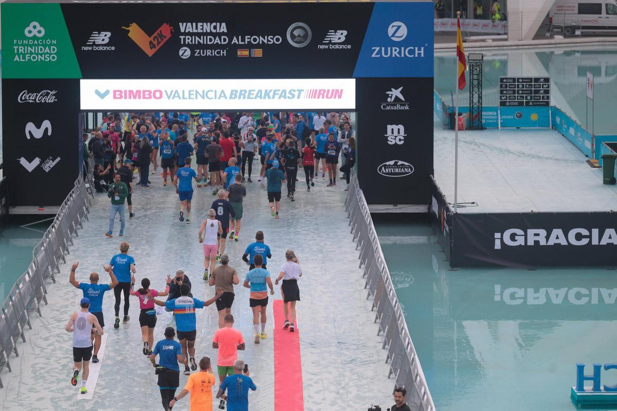 Intenso sábado previo de Maratón Valencia 2024, lleno de actividades para todos los públicos