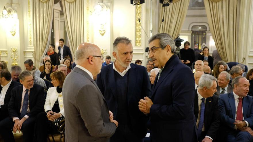 Antonio Morales, Ángel Víctor Torres y Román Rodríguez.