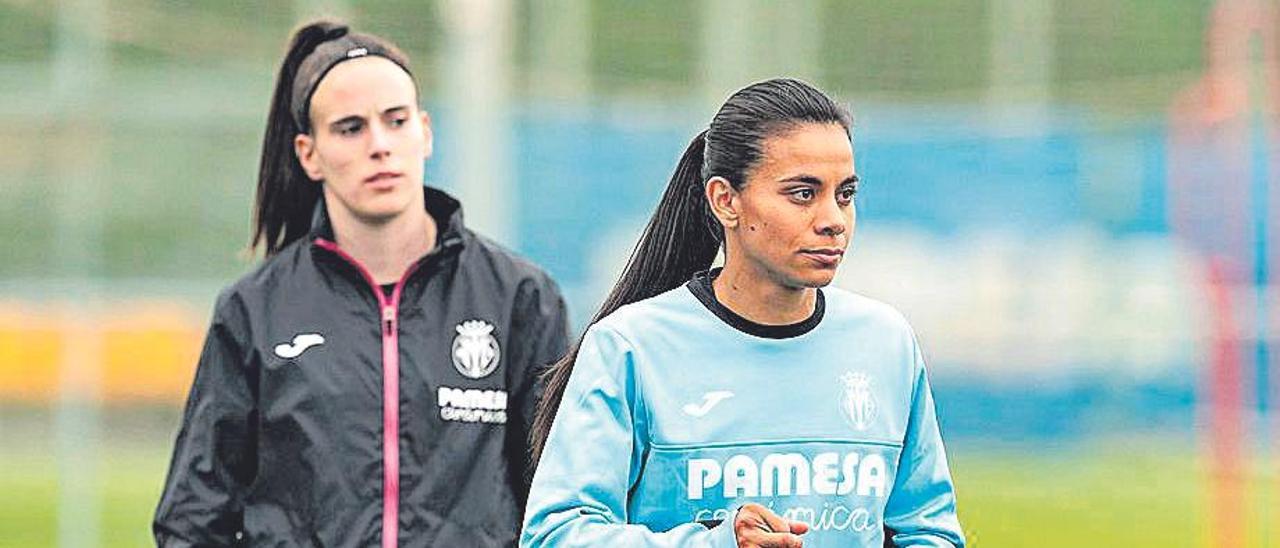 Elena de Toro y Pancha Lara, en el entrenamiento de ayer del Villarreal.