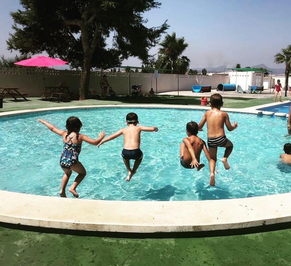 Los pequeños de 3 a 12 años podrán divertirse con numerosas actividades al tiempo que aprenden inglés.