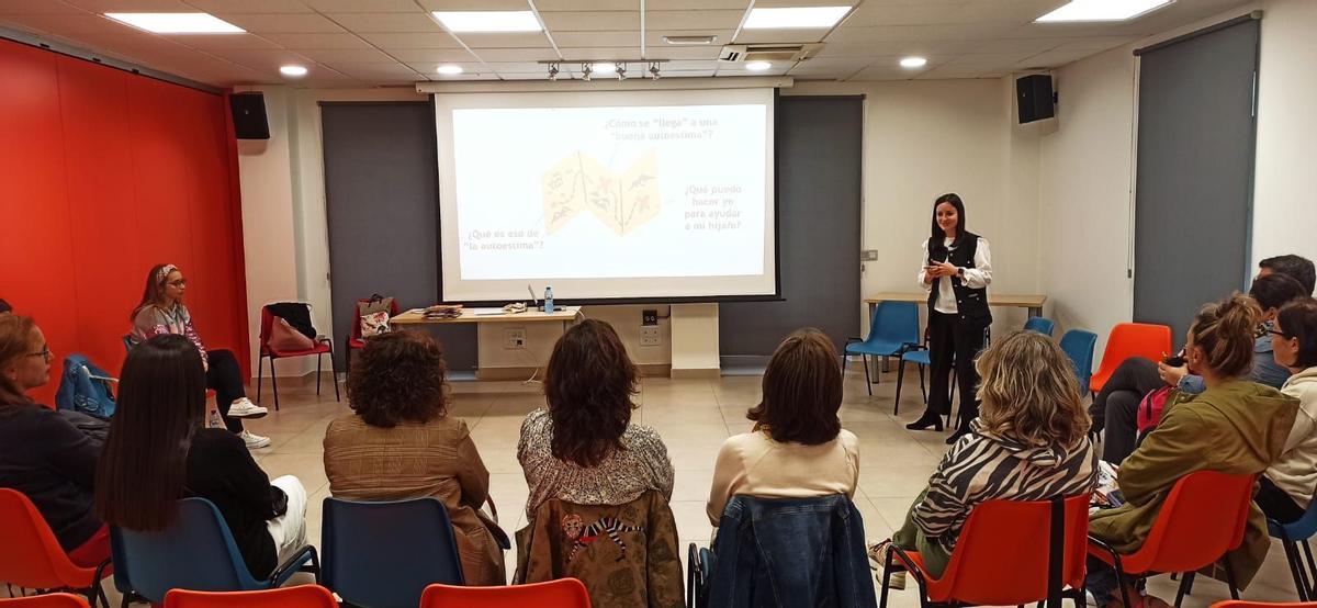 Una pasada edición de la escuela de familias.