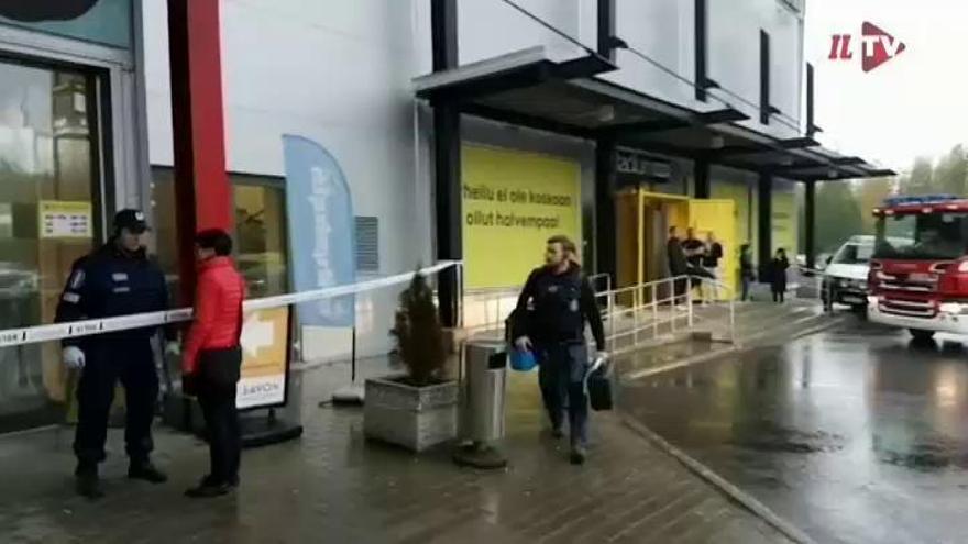 Un hombre mata a una persona e hiere a otras diez en una escuela de ...
