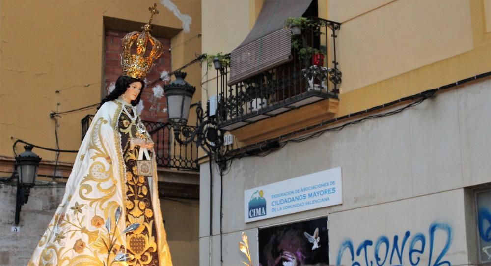 Procesión en el Barrio del Carmen y "cant de la carxofa"