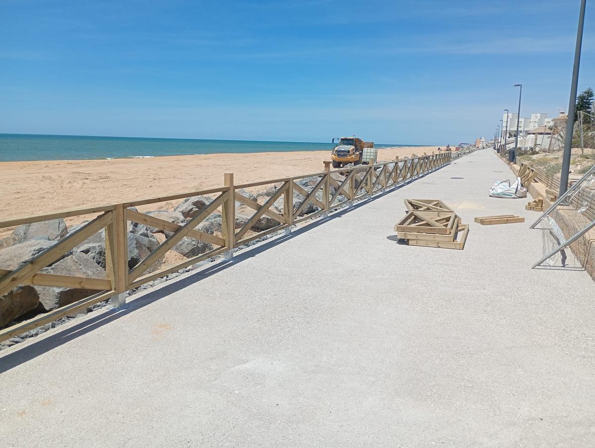 Estado actual del paseo marítimo de Matalascañas.