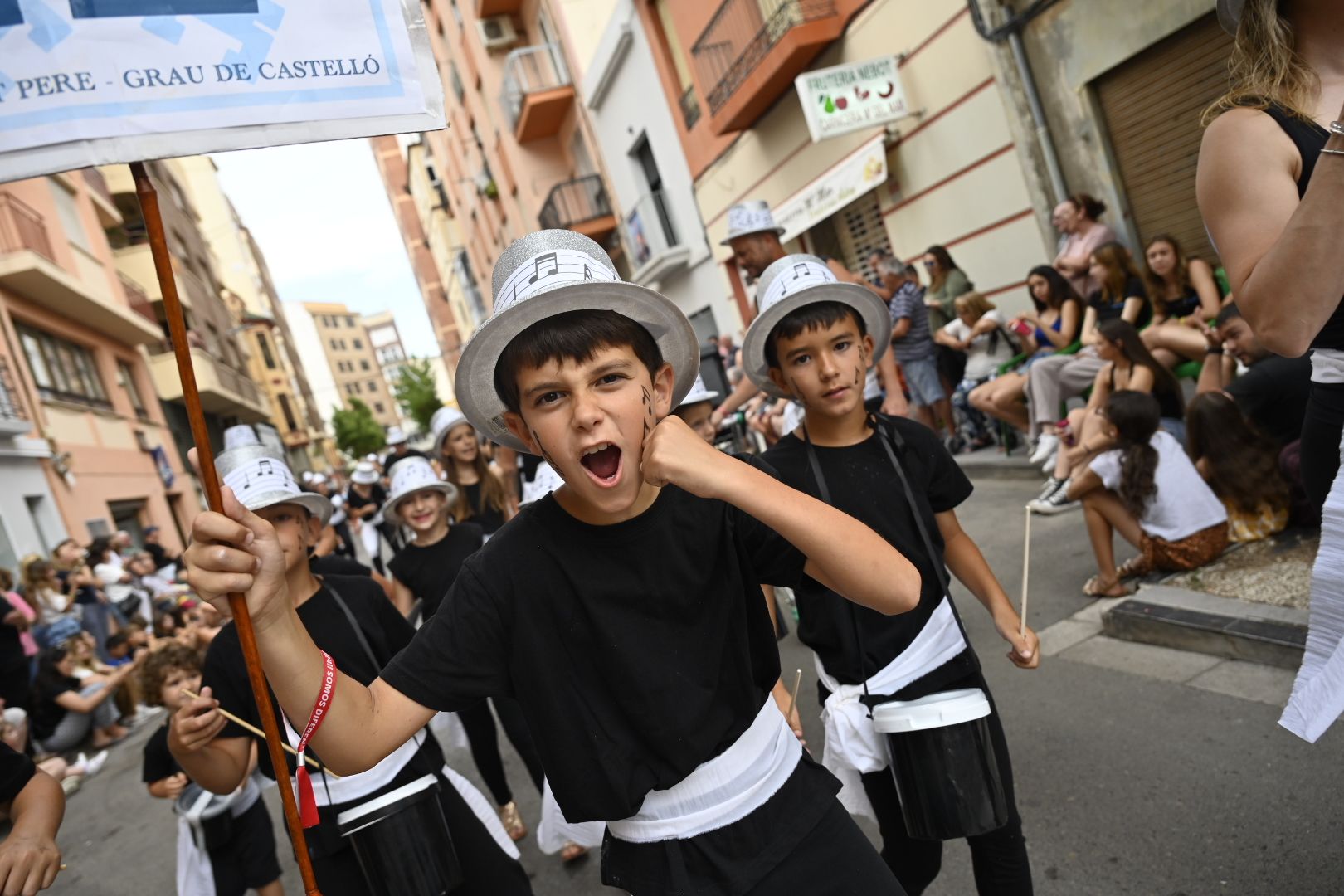 Imaginación y humor al poder en el desfile de las collas del Grau